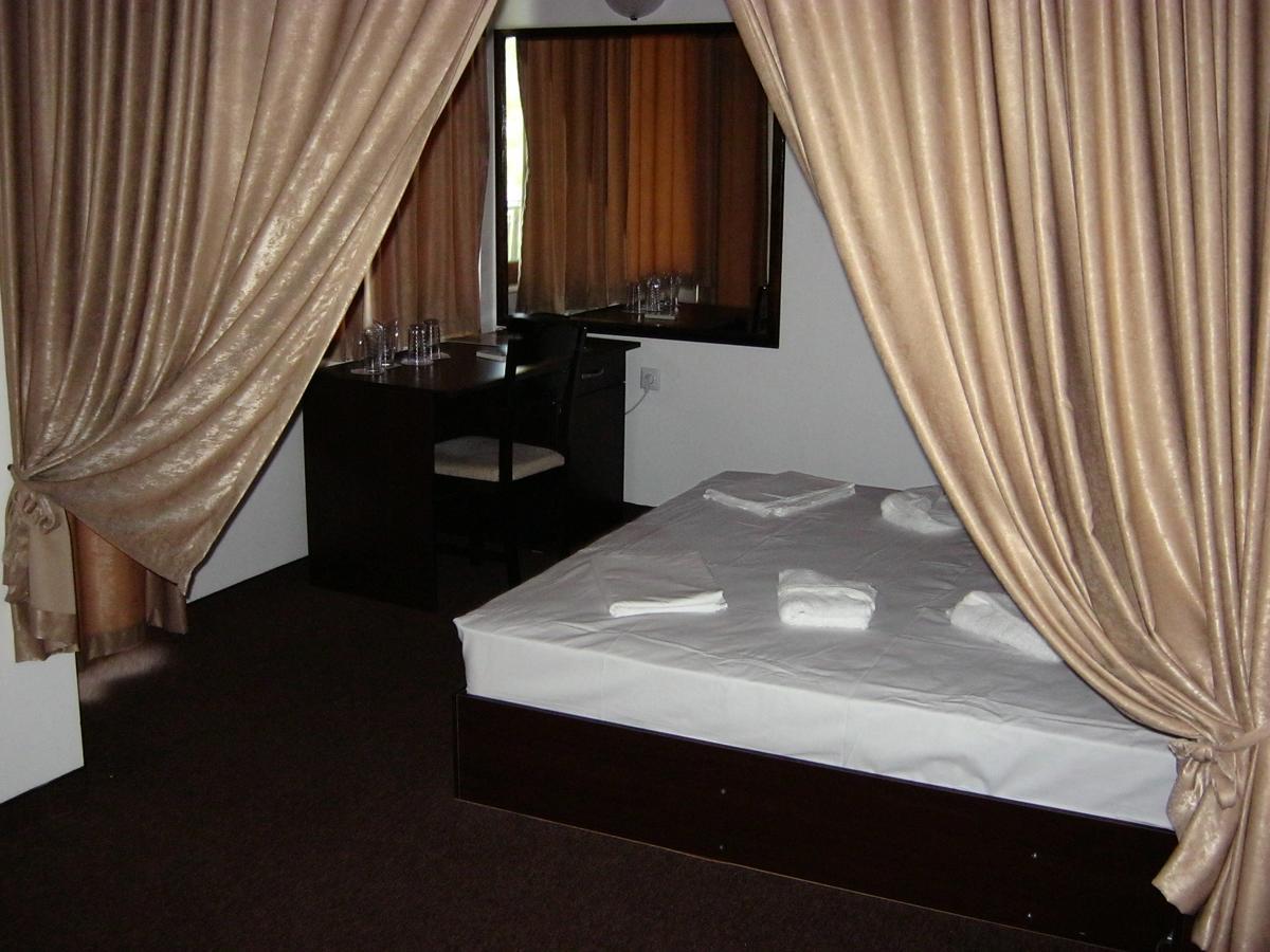 Malko Tŭrnovo Motel Koziyat Rog מראה חיצוני תמונה